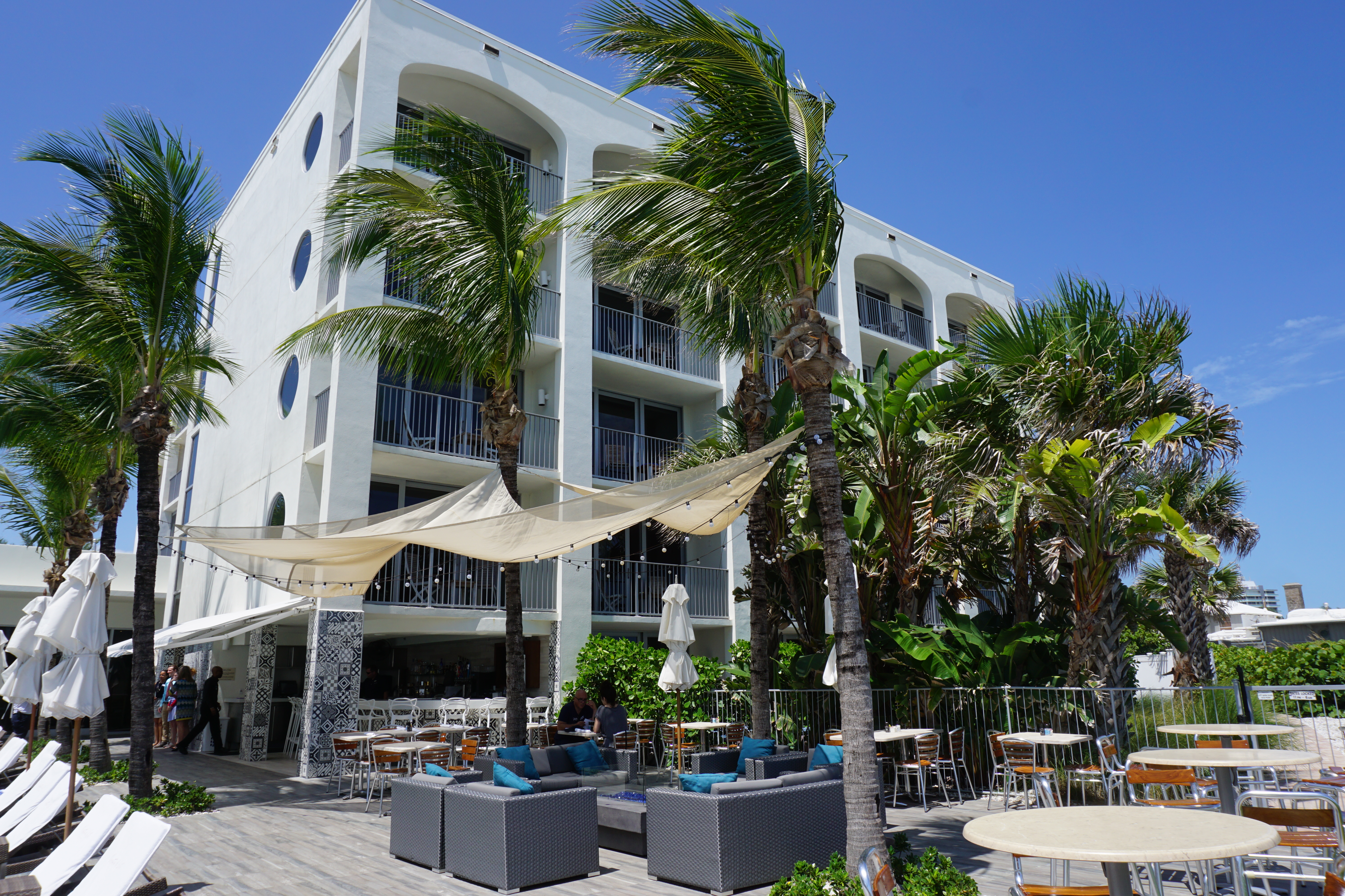 The Wave Kitchen & Bar in Costa d’ Este Beach Resort